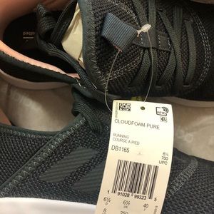 Adidas Cloud foam tennis shoes